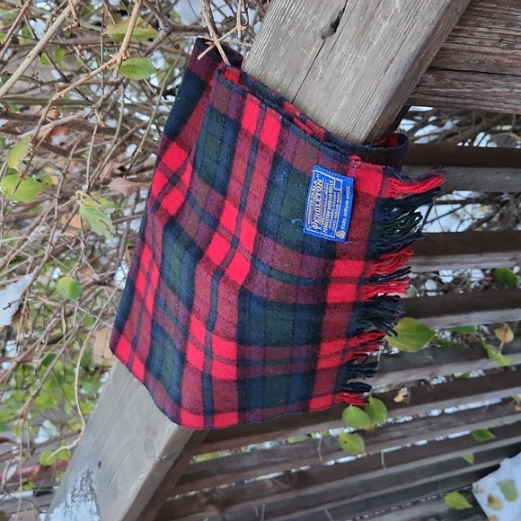 Pendleton Other - Pendleton tartan wool scarf